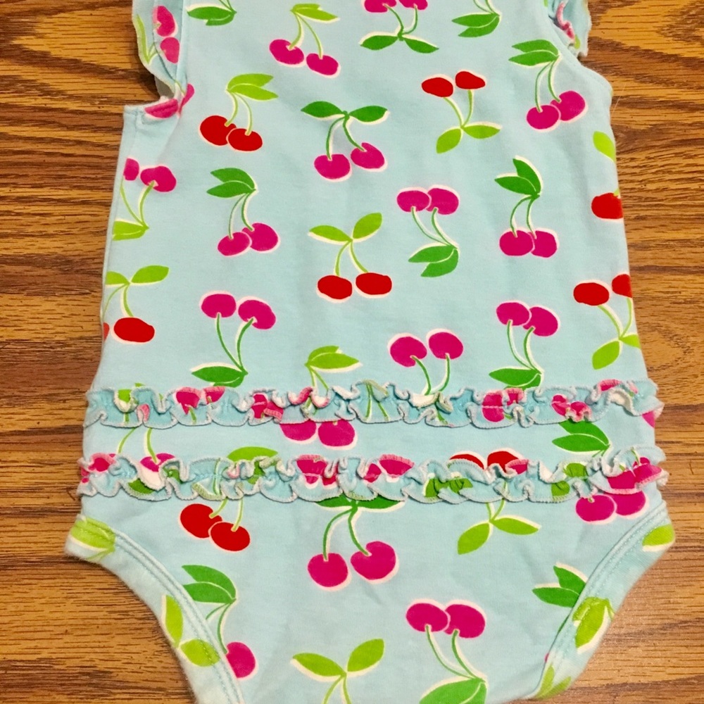 (3) Rompers - Picture 3 of 7